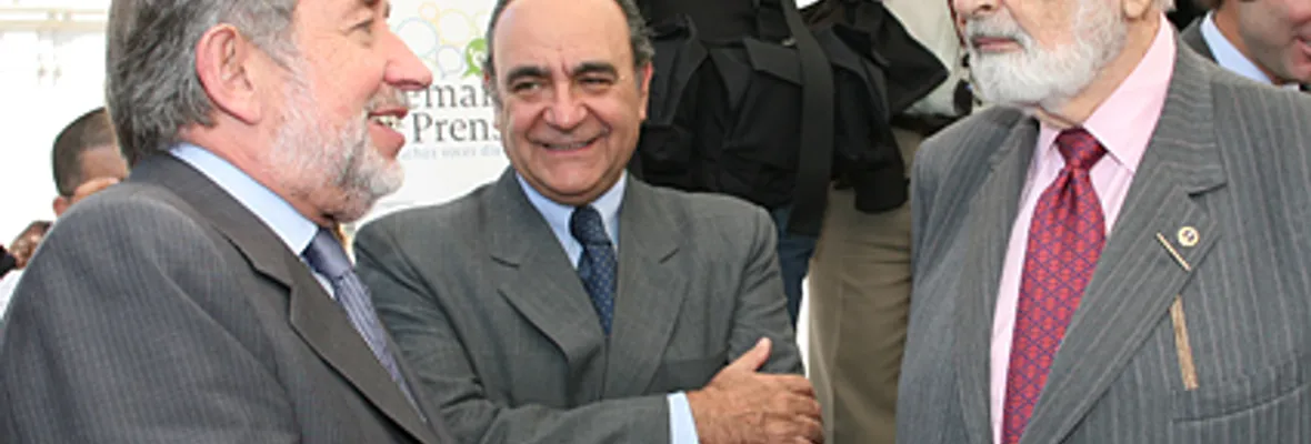 Dejando un nefasto legado fallece Agustín Edwards, dueño de El Mercurio