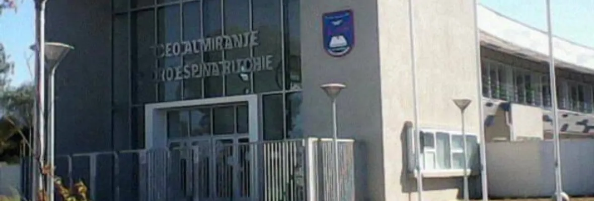 Estudiantes de Liceo A-21 de Talcahuano paralizaron por plaga de ratones en el establecimiento.
