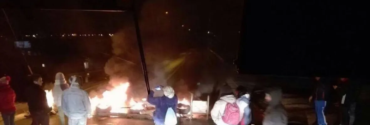 Violenta represión de FFEE de Carabineros a vecinos de Laraquete deja un joven herido