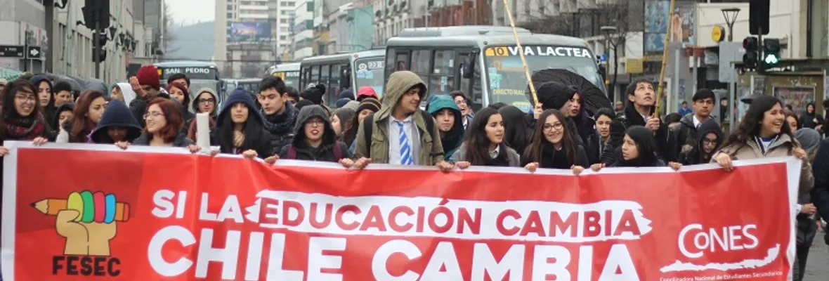 Estudiantes Secundarios se manifiestan en contra ley de desmunicipalización en Concepción