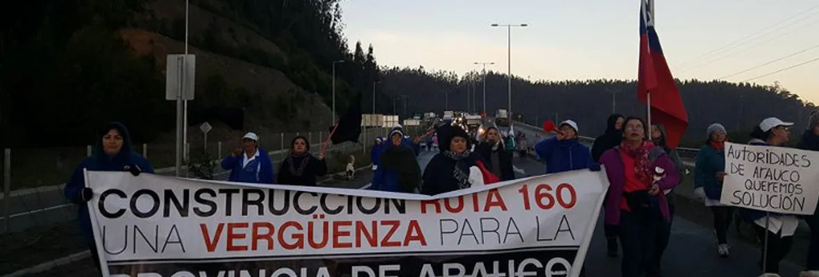 Vecinos de Laraquete protestan por mala construcción y cobro de peajes de ruta 160