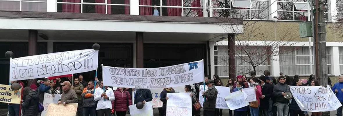 Trabajadores de la educación de la Cámara de la Producción y del Comercio de Concepción en Huelga