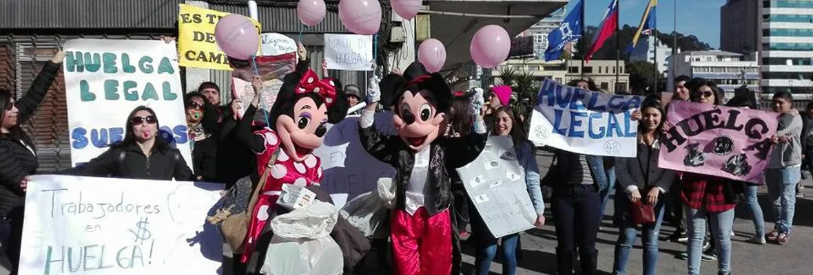 Trabajadores de tiendas Rip Curl y Maui en huelga por mejores condiciones laborales