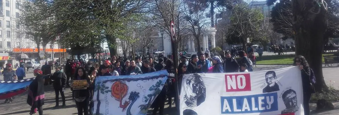 Mitin de apoyo a manifestante detenida en toma de CONADI y amenazada por Gobernadora en Concepción