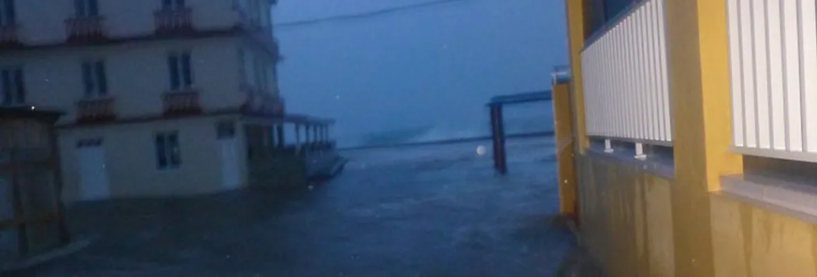 Huracán Irma alcanza la costa cubana dejando una estela de destrucción en las pequeñas Antillas