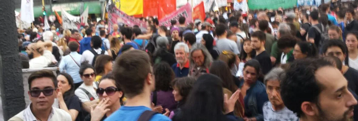 Multitudinarias marchas en Argentina a un mes de la desaparición de Santiago Maldonado