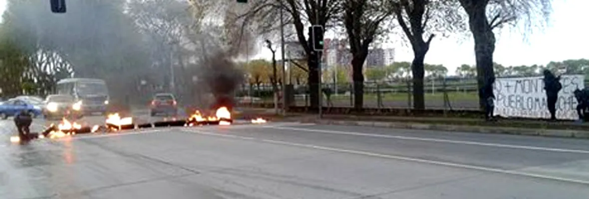 Levantan barricadas frente al Club Hípico en apoyo a los presos de la Operación Huracán