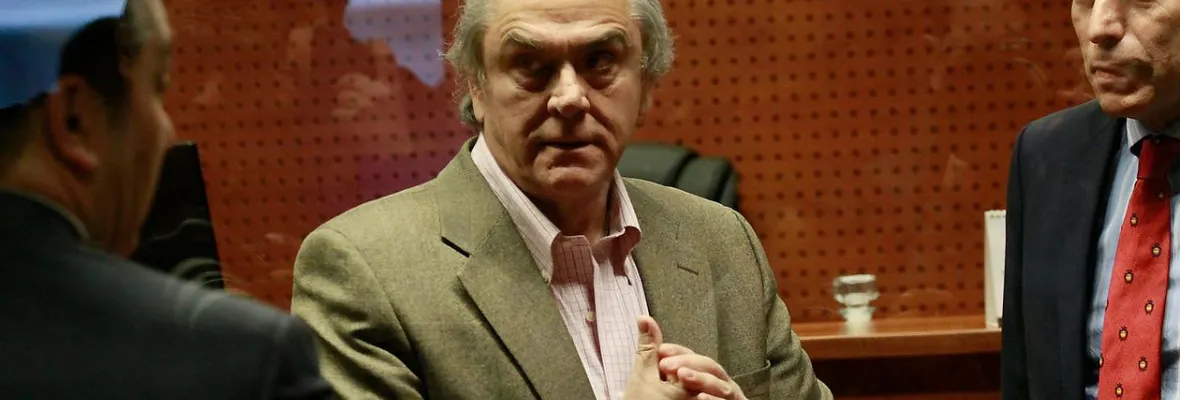 Pablo Longueira se refugia en el TC para intentar evitar asistir a cada audiencia de juicio por cohecho en Caso SQM
