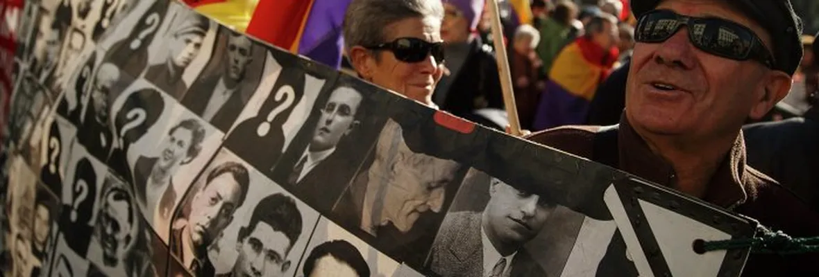 Españoles marchan contra la impunidad de los crímenes franquistas