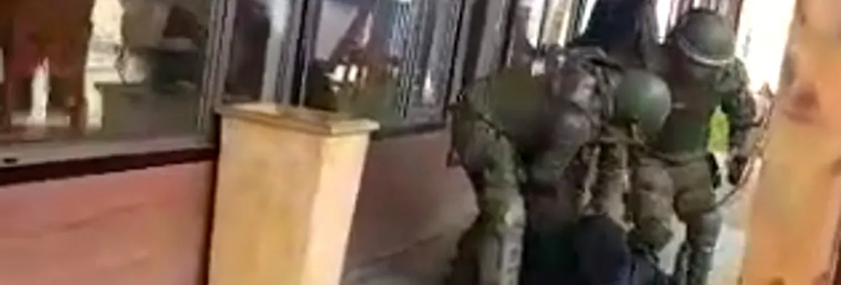 En Aysén, Carabineros fractura costillas de portuario en el primer día de paro