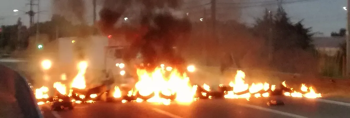 Levantan barricadas exigiendo Ruta Costera y Puente Público en San Pedro de la Paz