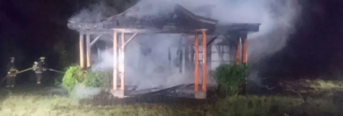 Templos incendiados en la Araucanía y helicópteros quemados Bío Bío en medio de visita del papa a Chile