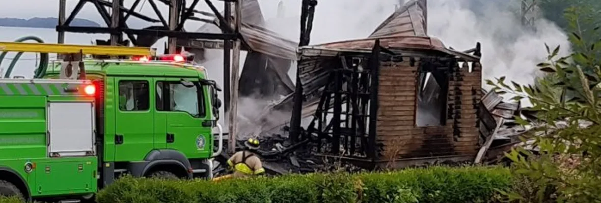 Ataque incendiario destruyó iglesia católica en Calafquén