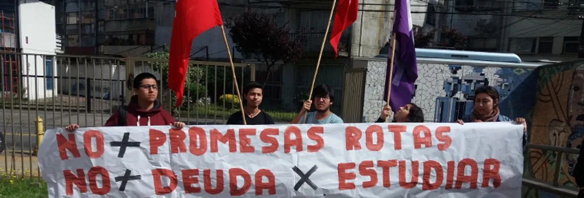 Estudiantes se manifiestan en Concepción contra el Crédito con Aval del Estado