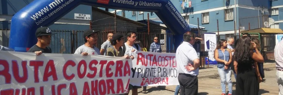 Opositores a puente industrial y ruta pie de monte se manifiestan en visita de autoridades en San Pedro de la Paz
