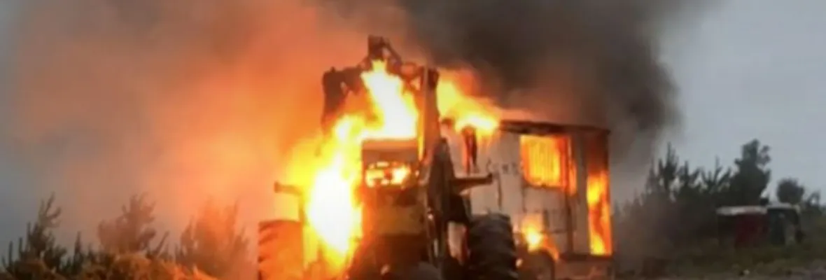 Queman maquinaria en fundo de Forestal Arauco en Lanco, Región de Los Ríos