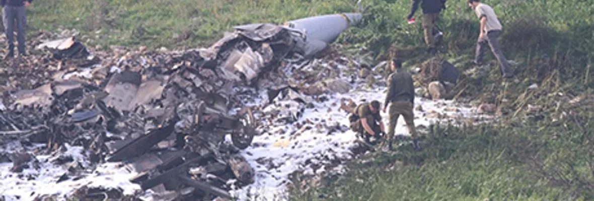 Defensa antiaérea siria derriba avión de combate israelí que bombardeaba objetivos en su territorio