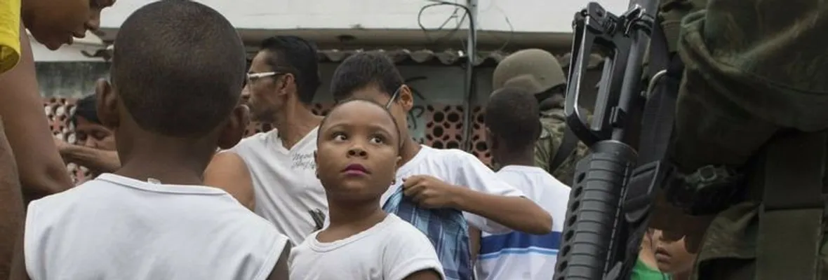 Militares en Rio de Janeiro, intervención armada en las calles