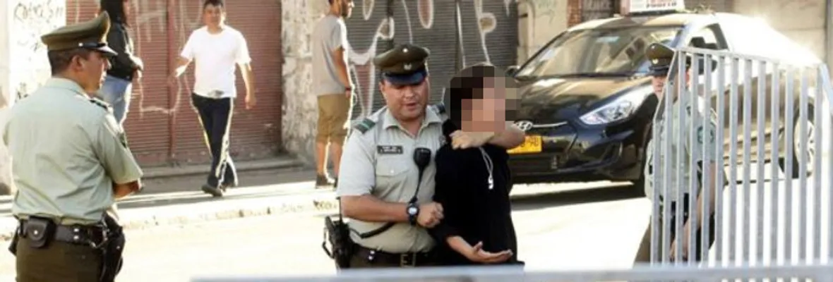 Secundario agredido durante cambio de mando en Valparaíso presenta denuncia contra Carabineros