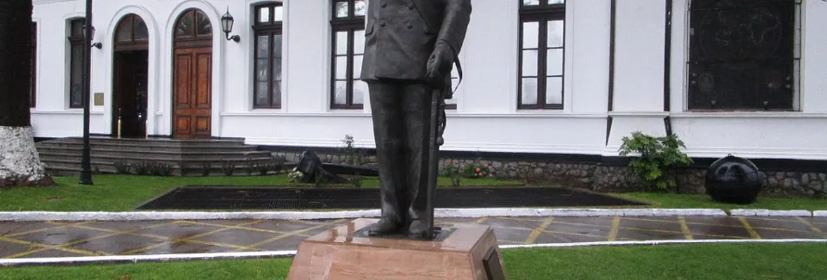 Estatua de Merino: símbolo de la Dictadura Cívico Militar