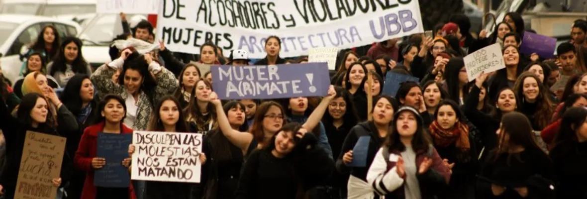 Marcha por una educación no sexista recorre centro de Concepción y finaliza en enfrentamientos con Carabineros