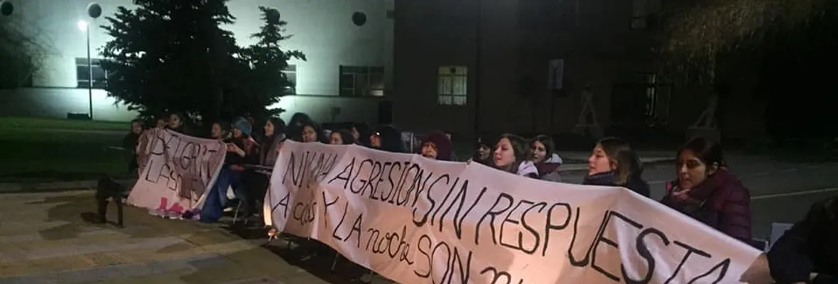 Mujeres movilizadas critican que la UdeC arrienda salas a colegios para hacer clases