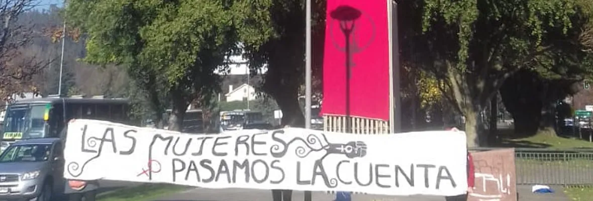 Mujeres de Concepción protestan y cortan el tránsito contra #CuentaPública