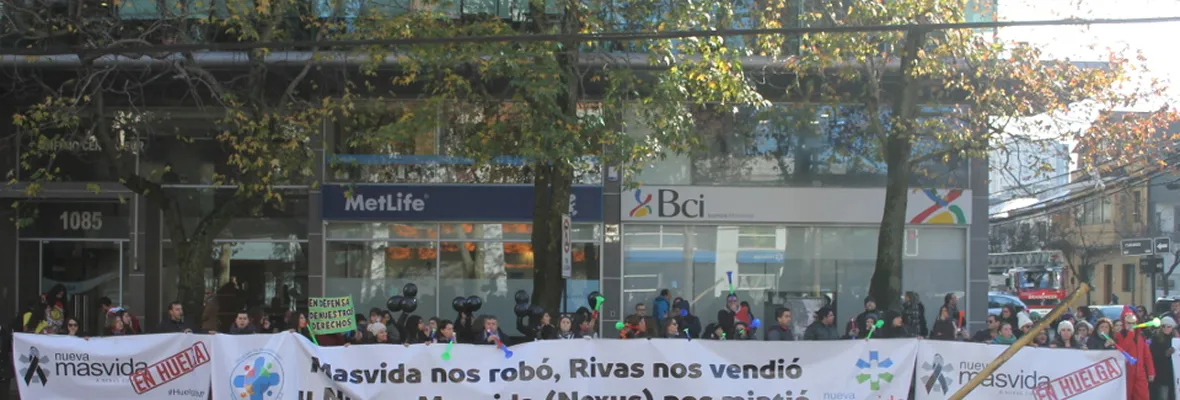 Huelga en Isapre Nueva Masvida: trabajadoras/es marchan por mejoras laborales en Concepción