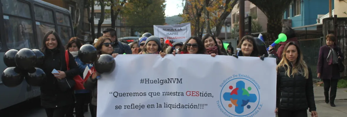 Sindicato Isapre Nueva Mas Vida cumple 55 días en huelga: «quieren que volvamos a trabajar sin nada»