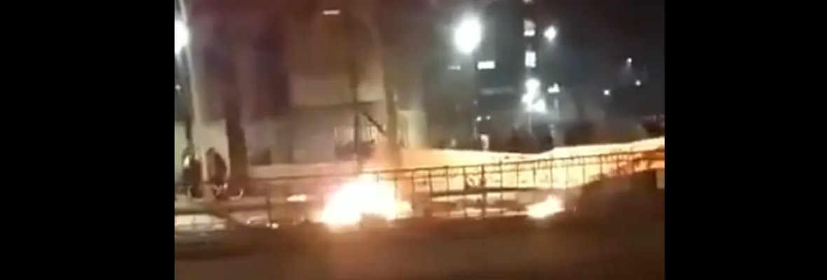 Grupo de extrema derecha “Movimiento Social Patriota” se adjudica barricadas y “pintar la Alameda con sangre” contra marcha por el aborto en Santiago