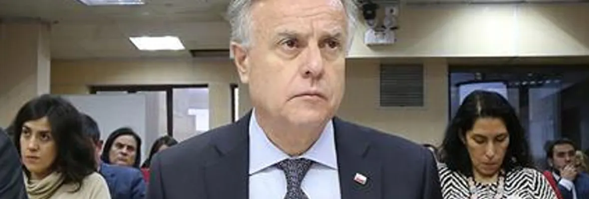 Ministro de Salud compró acciones en Sonda, pese a que tiene contratos con FONASA