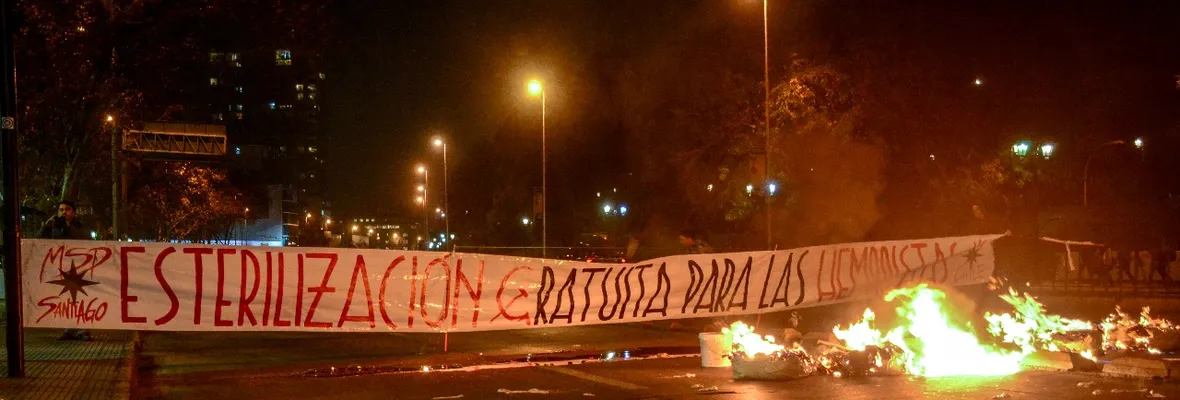 ¿Qué es el Movimiento Social Patriota? Conozca a la organización de extrema derecha que estuvo detrás de las acciones contra las feministas en la marcha del 25 de julio en Santiago