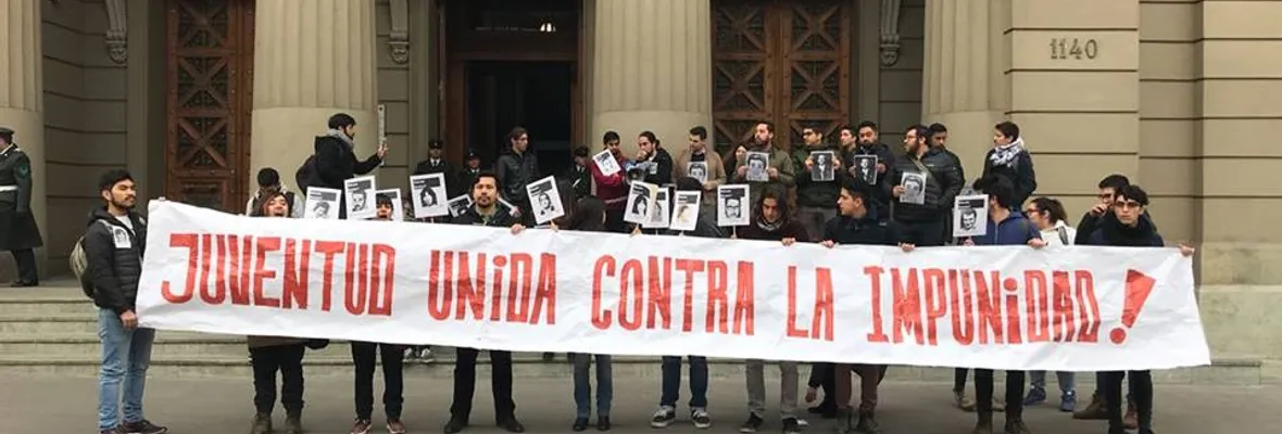 Nueva protesta contra la liberación de criminales de lesa humanidad termina con detenidos en Santiago