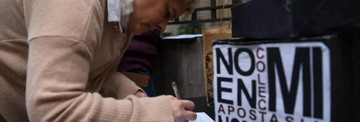 Apostasías masivas en Argentina: Miles de renuncias a la Iglesia Católica