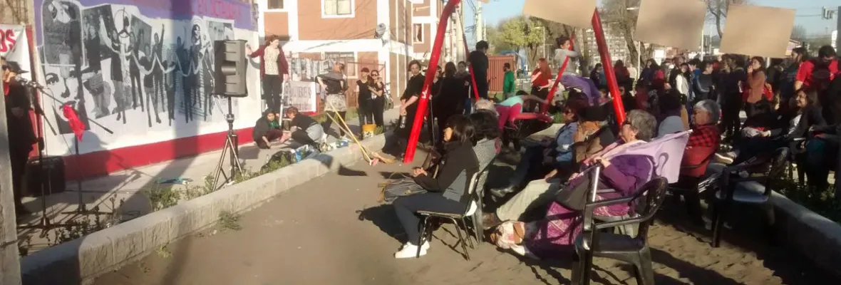 Restauran mural de mujeres víctimas de violencia estatal y patriarcal que fue destruido por evangélicos en Lorenzo Arenas