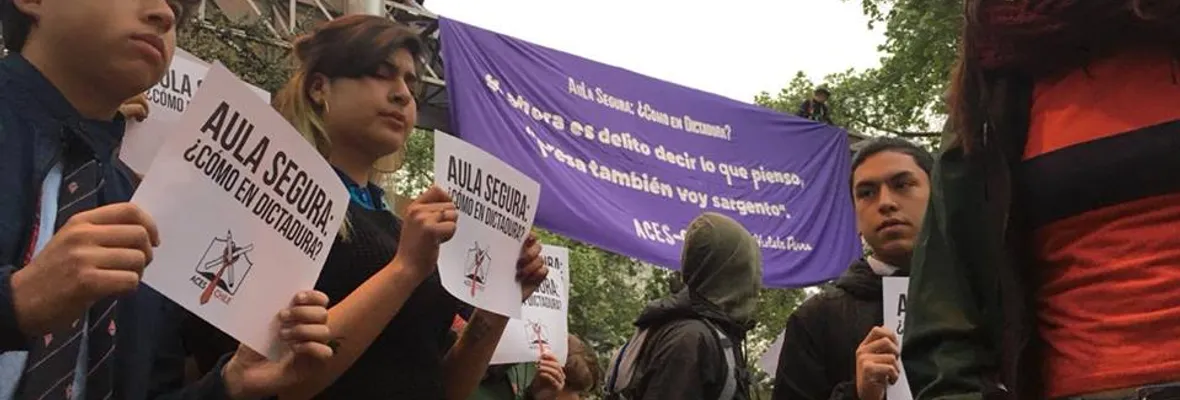 Secundarios/as protestan nuevamente contra el proyecto Aula Segura en Santiago