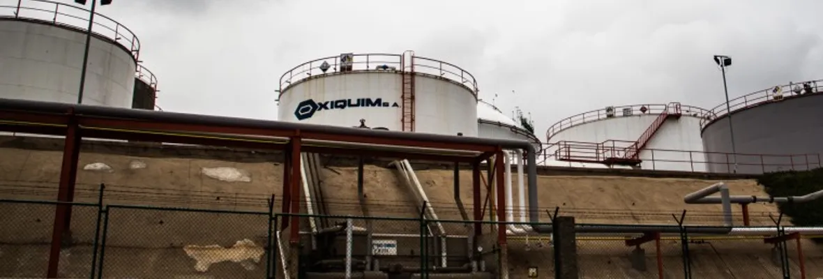 Oxiquim: la empresa dirigida por un pinochetista, sospechosa de generar intoxicaciones en Quintero y pilar del saqueo extractivista en Chile