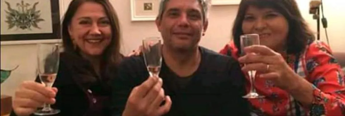 Ricardo Palma Salamanca comparte video de agradecimiento por apoyo y fotos celebrando triunfo judicial en Francia