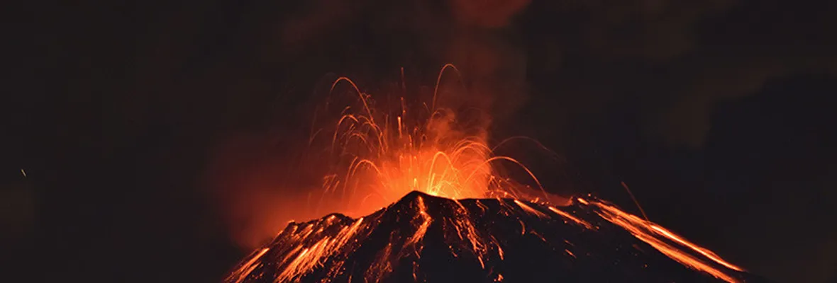 Volcán Popocatépetl en México entra en erupción