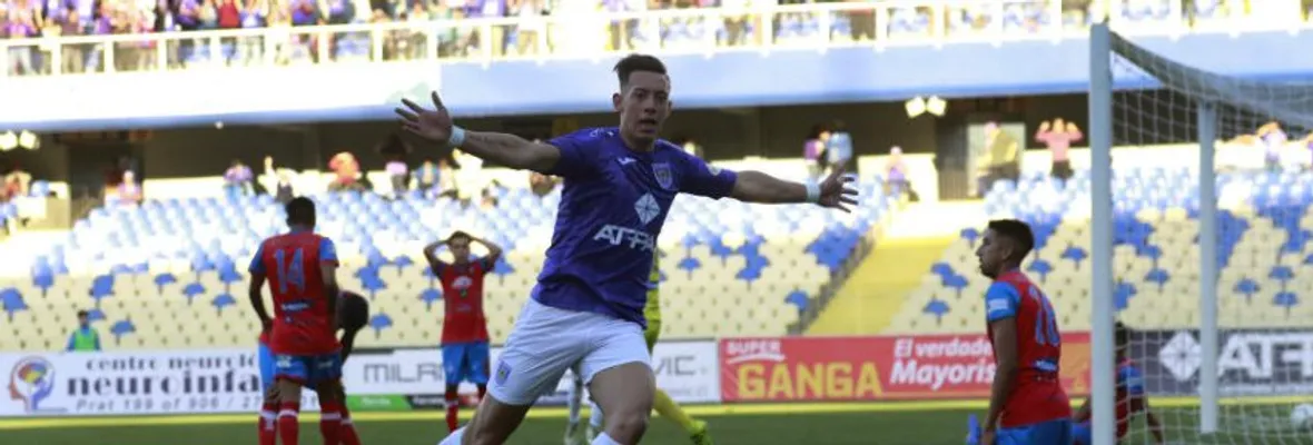 Deportes Concepción y Lota Schwager lideran sus respectivos campeonatos