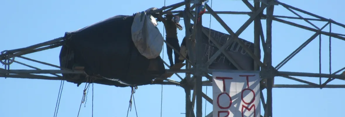 Manifestantes cumplen 7 días de toma en la Torre 826 de la carretera eléctrica Cardones-Polpaico