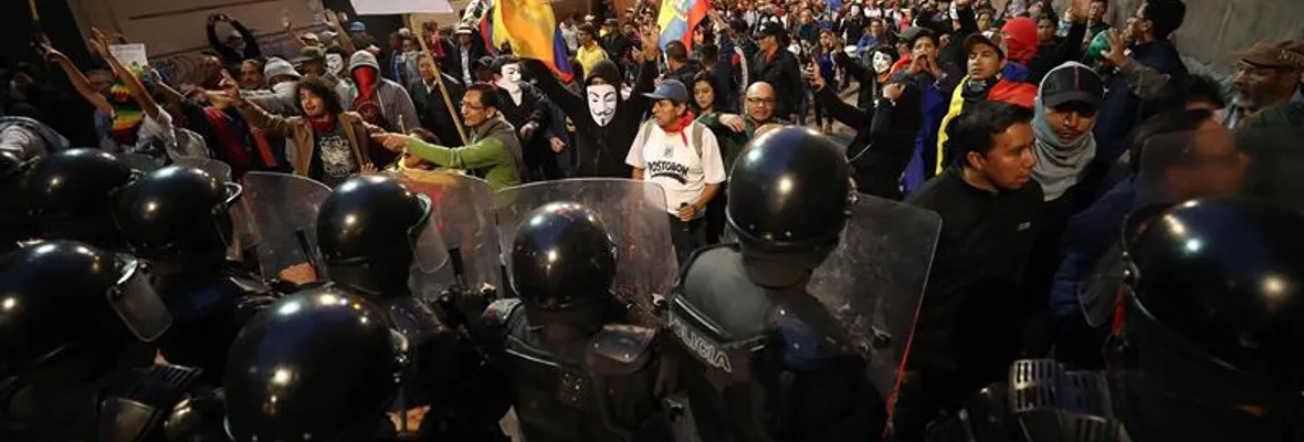 Manifestantes protestan en Ecuador por detención de Assange y contra gobierno de Moreno