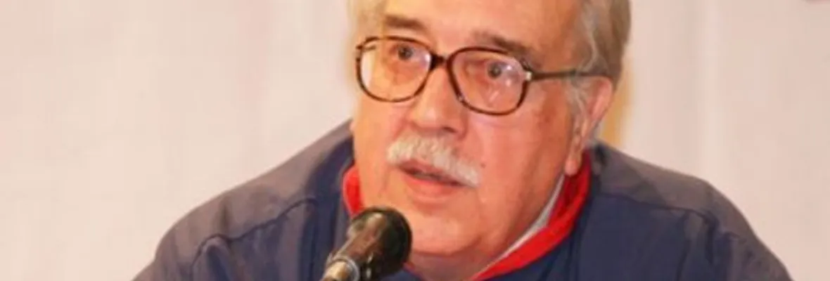 Al toque de gong: Premio Nacional de Periodismo para Manuel Cabieses Donoso