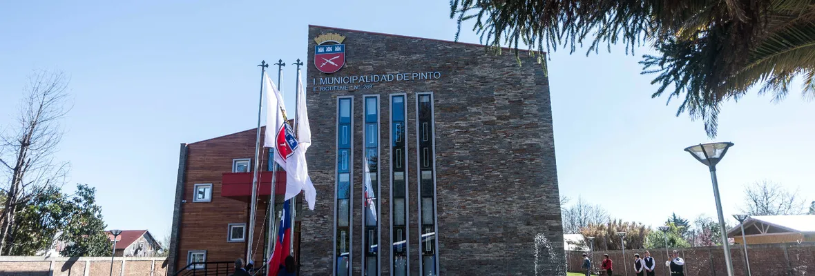 Suprema acoge demanda por despido injustificado de trabajadores a honorarios de la Municipalidad de Pinto