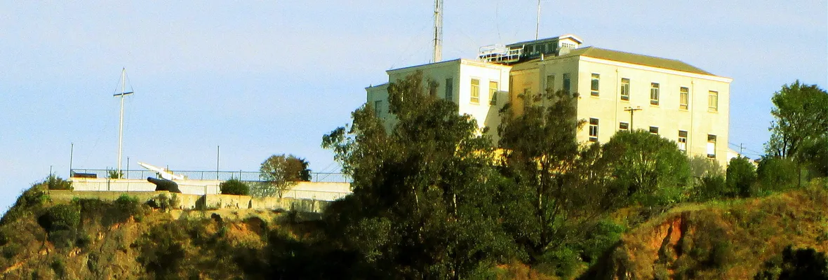 Condenan a 9 exmarinos y un exdetective por detención ilegal y secuestro de niño de 15 años en Valparaíso