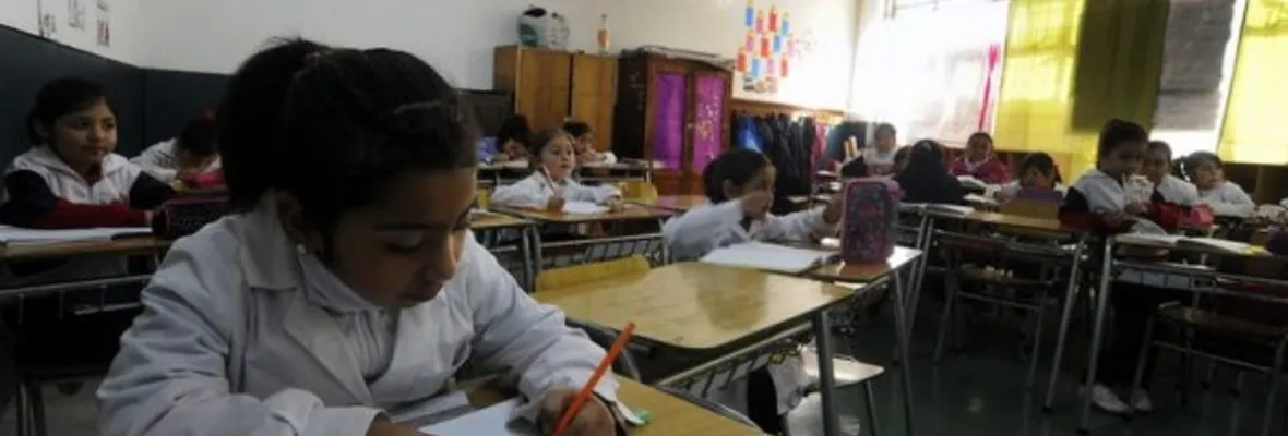 Docentes e historiadores/as exigen: revertir reducción de horas de Historia y renuncia de Ministra de Educación