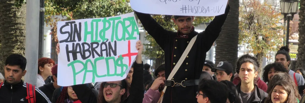 Así se vivió la movilización “Combate por la Historia” en Valparaíso