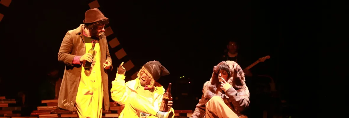 Teatro| La Otra Zapatilla presenta su nueva obra "El absurdo tesoro de la miseria" en Teatro Biobío