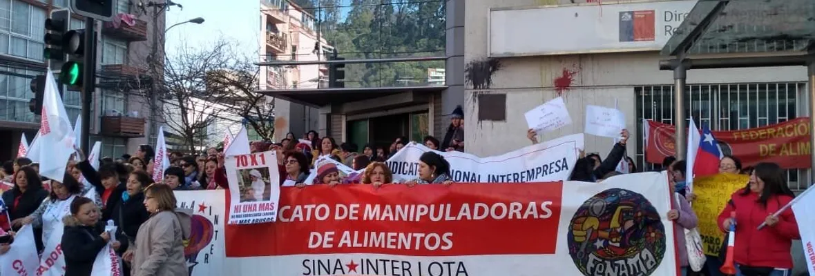 Manipuladoras de alimentos protestan por precariedad laboral en Concepción
