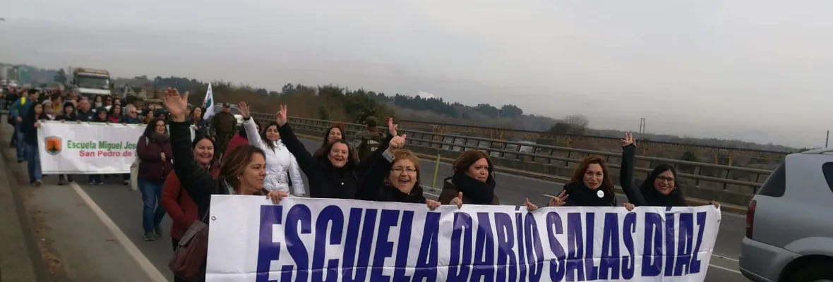 Miles de docentes marchan nuevamente por Concepción